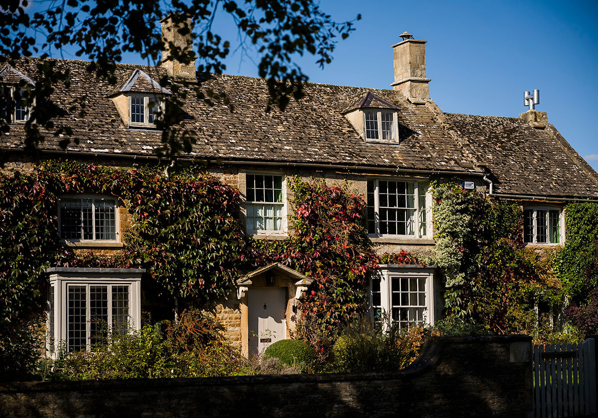 Trump Sends Wealthy Americans Fleeing to the Cotswolds