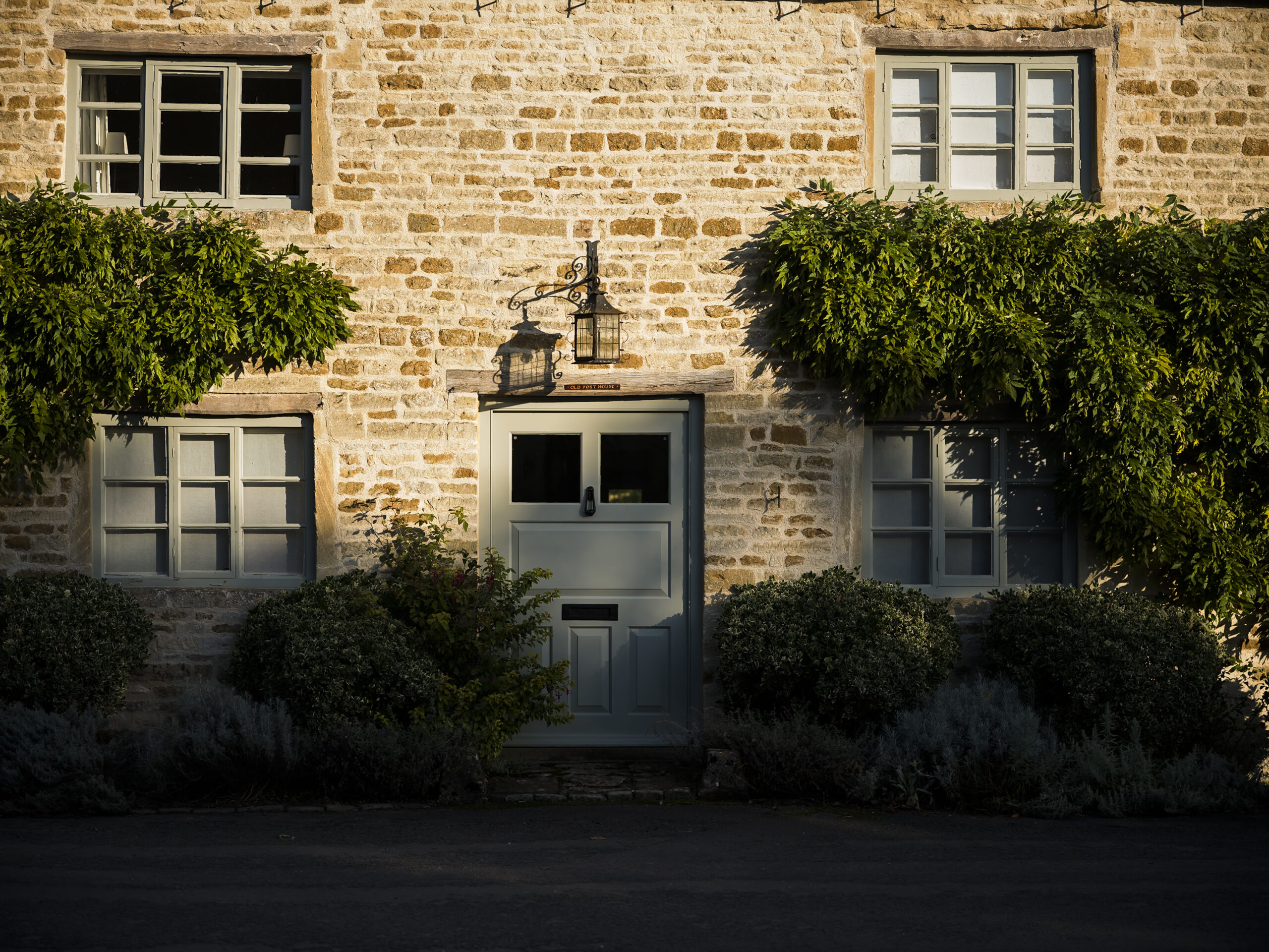 What is Drawing Americans to the Cotswolds?